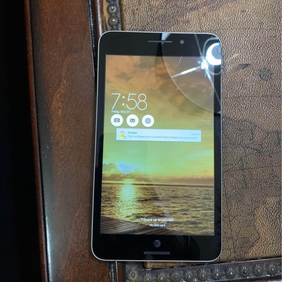 Tablet . Cellular - Picture 3 of 4